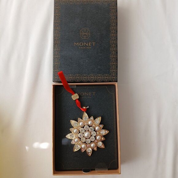 Monet Jewel & Pearl Snowflake Christmas Ornament 2019 Gold Silver New In Box - Picture 1 of 5